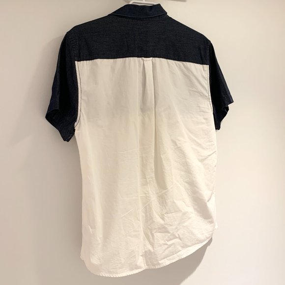 Guess Men's Short Sleeve Button Up Shirt Colour Block Blue White Denim Medium - Picture 3 of 5